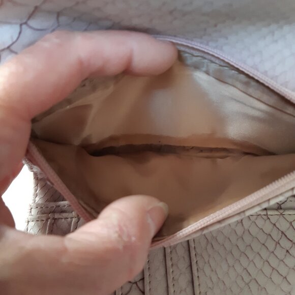 Guess Large Handbag with matching Wallet - Picture 16 of 16